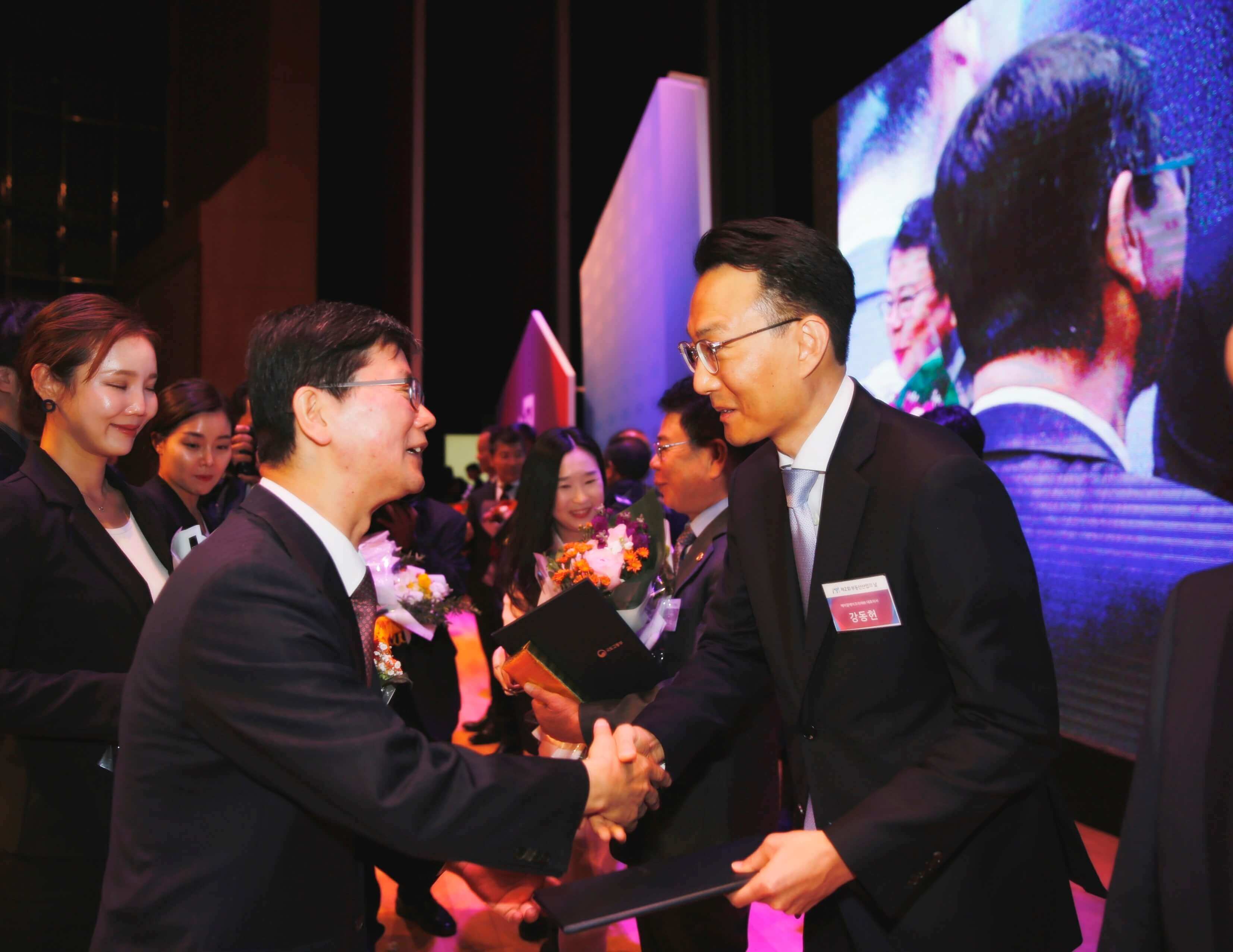 Uniquely and Exceptionally Experienced Real Estate Fund Manager in Asia - Featured Image | CEO Monthly