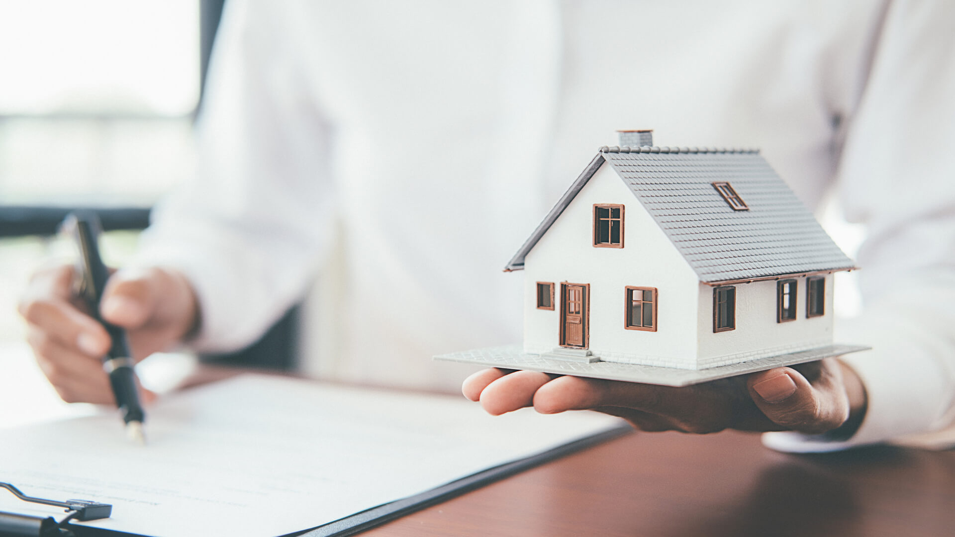 Safe As Houses CEO Secures Success - Featured Image | CEO Monthly
