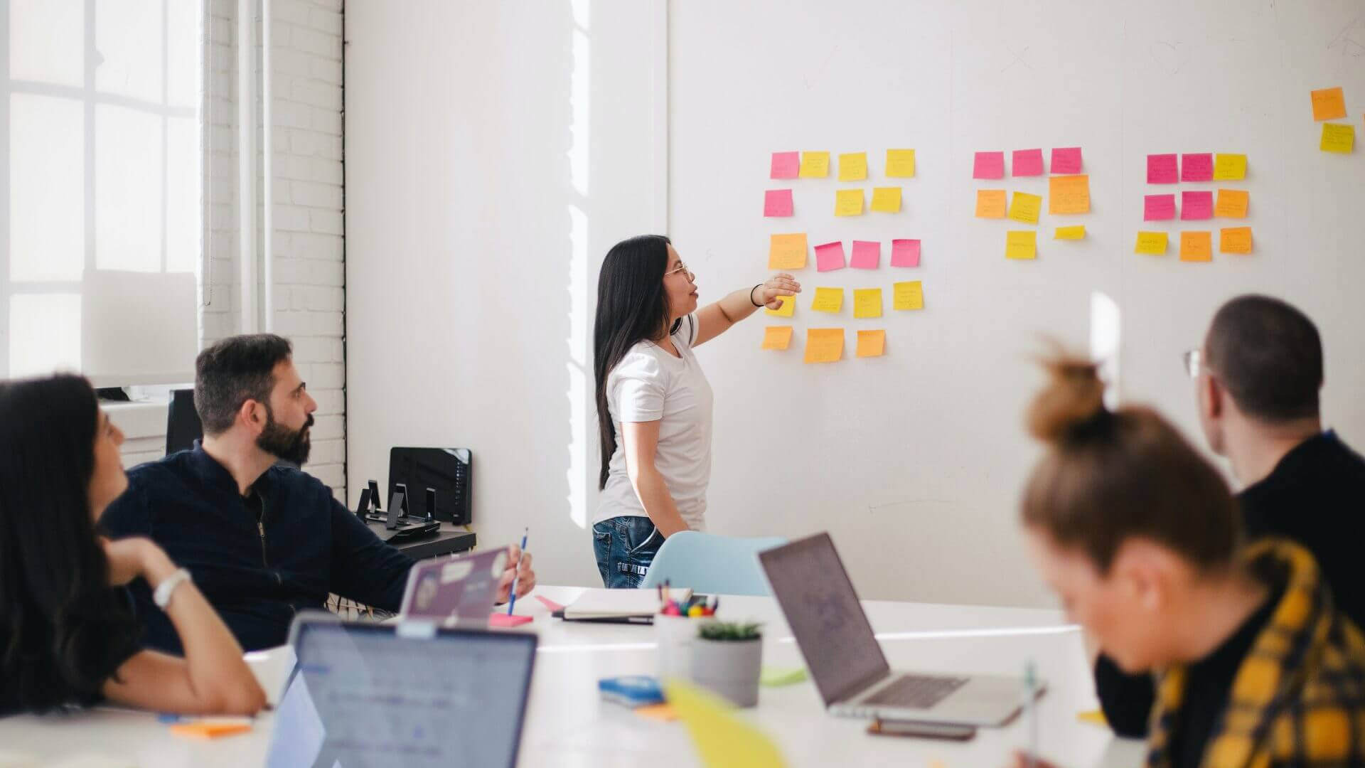 The Benefits of Developing a Strong Culture and Inclusive Environment for Businesses - Featured Image | CEO Monthly