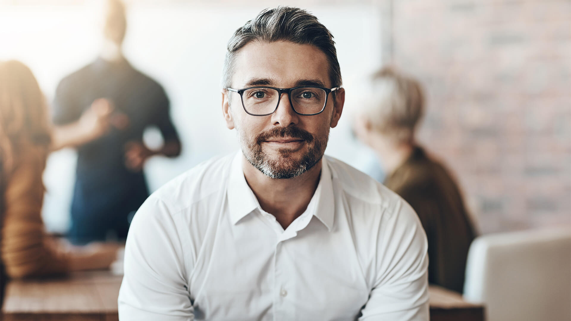Outstanding Outsourced Customer Support - Featured Image | CEO Monthly