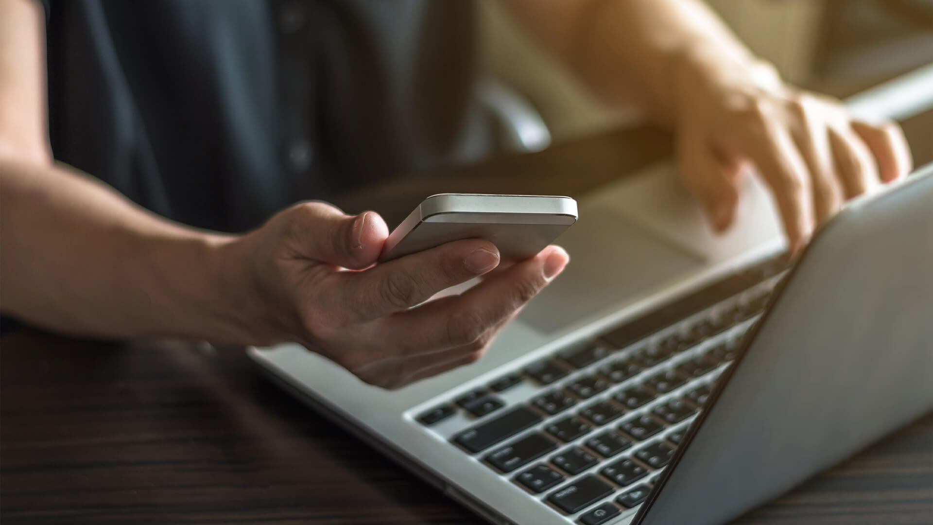 Should your Ecommerce Business Advertise Their Products on Amazon? - Featured Image | CEO Monthly