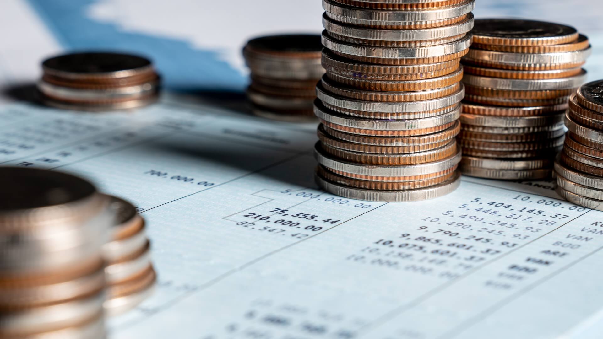 5 Tips To Save Money As A New Business - Featured Image | CEO Monthly