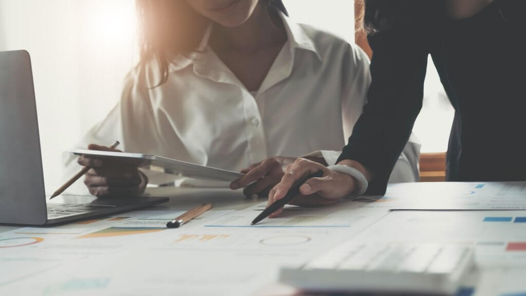 Post Thumbnail - What are the Benefits of Working with a Business Mentor?