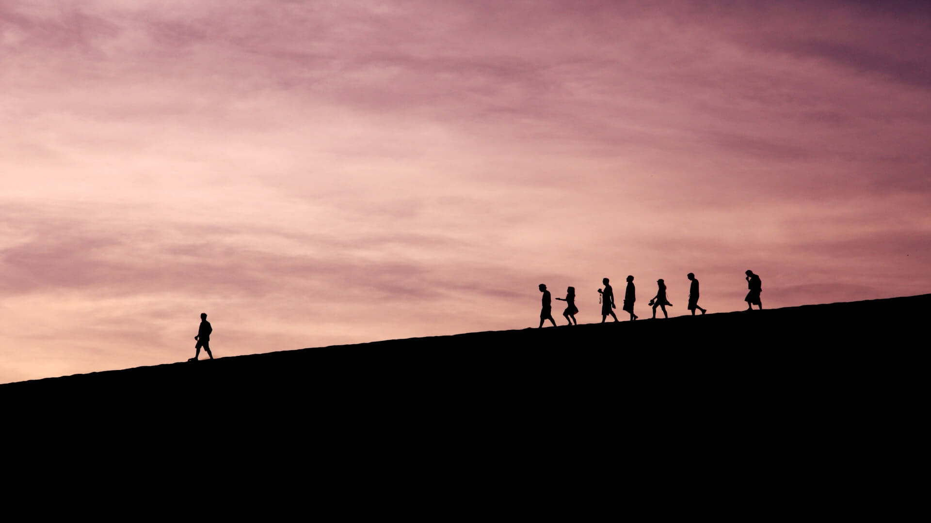 What Makes A Good Team Leader And Why Do We Need Them? - Featured Image | CEO Monthly