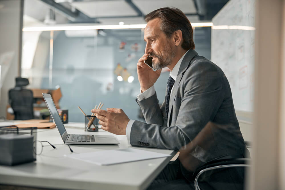 Post Thumbnail - How to Become a Better CEO: 5 Helpful Tips