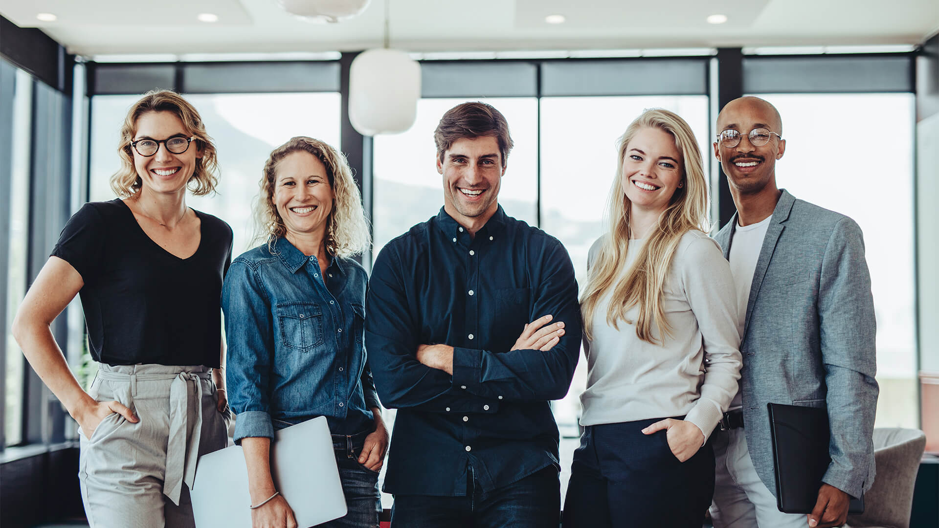 7 Steps to Building Your Dream Team - Featured Image | CEO Monthly