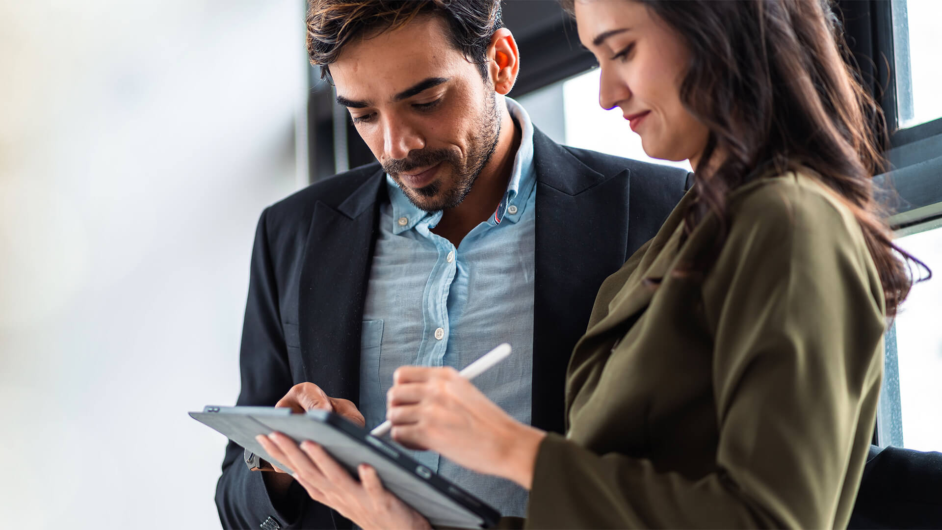 Impactful Strategies to Plug the Gender Imbalance in Leadership - Featured Image | CEO Monthly