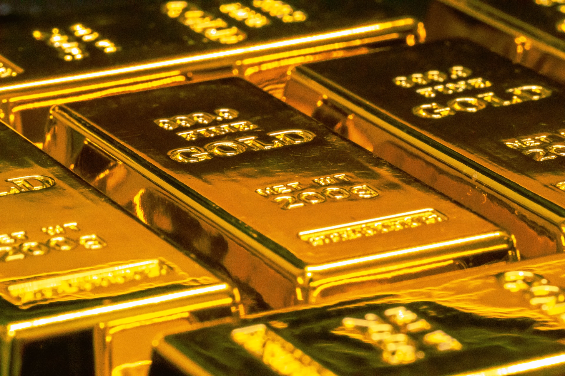 Is Gold a Good Investment Right Now? - Featured Image | CEO Monthly