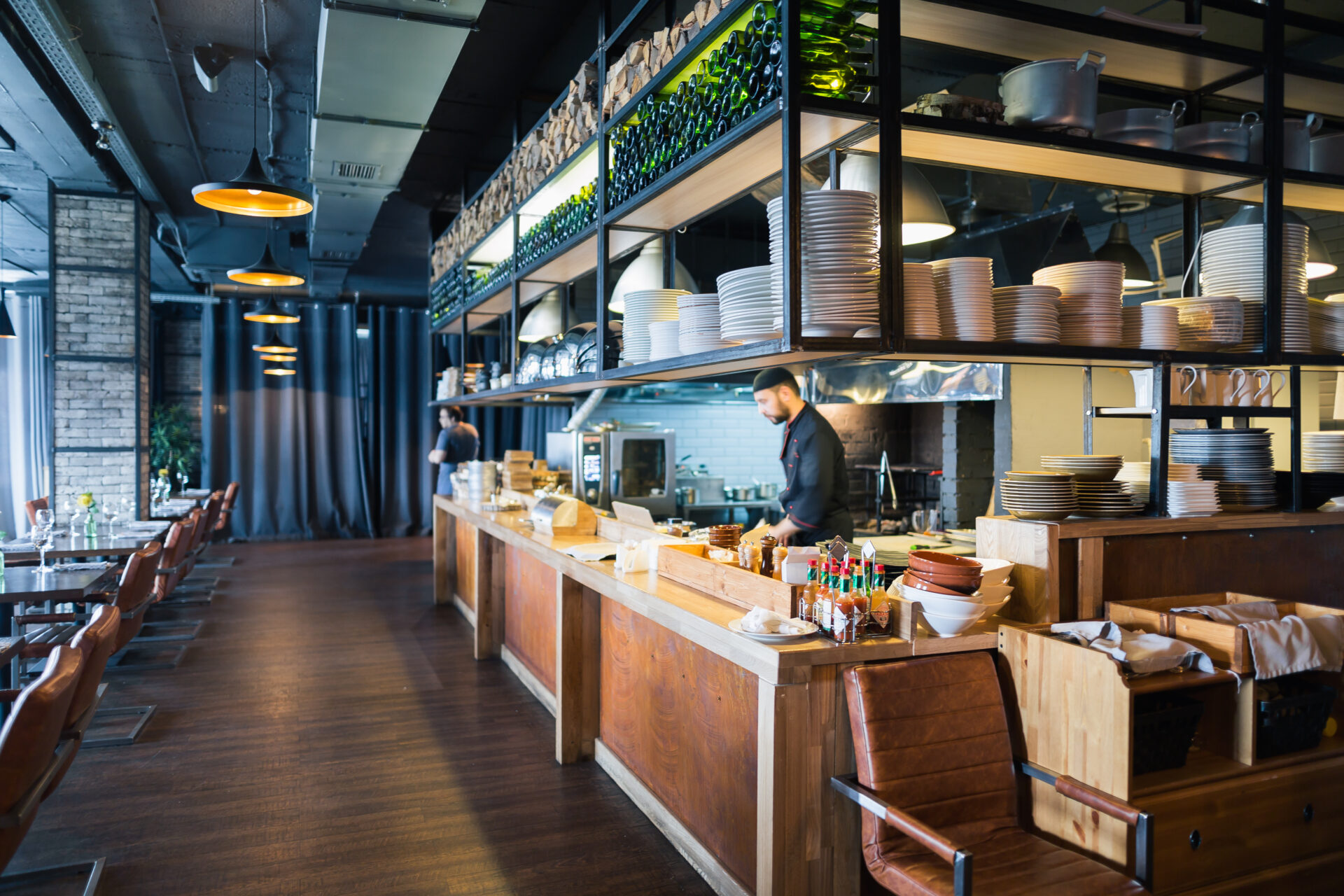Optimizing Small Business Expansions: Leveraging Growth Opportunities and Debt Management - Featured Image | CEO Monthly