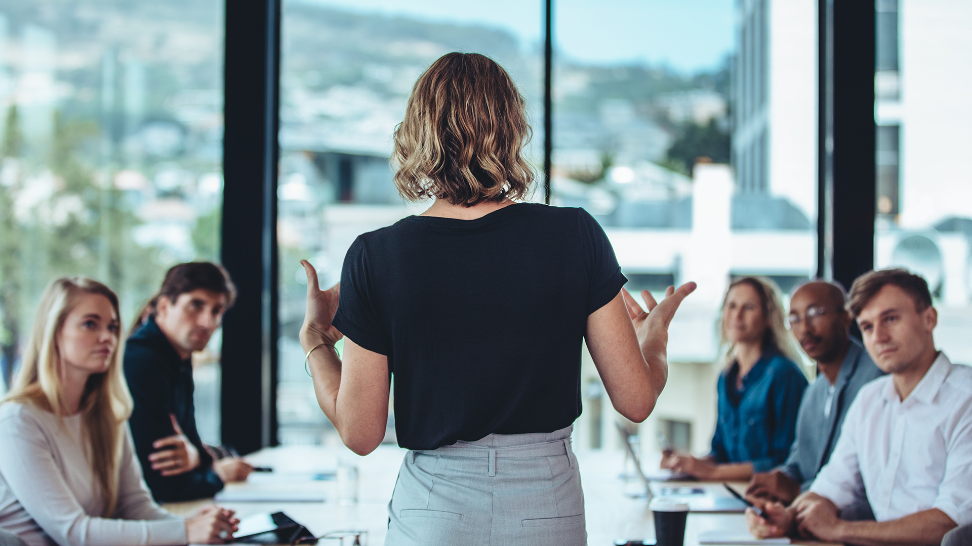 Expert Tips on How to Become the Best Leader - Featured Image | CEO Monthly