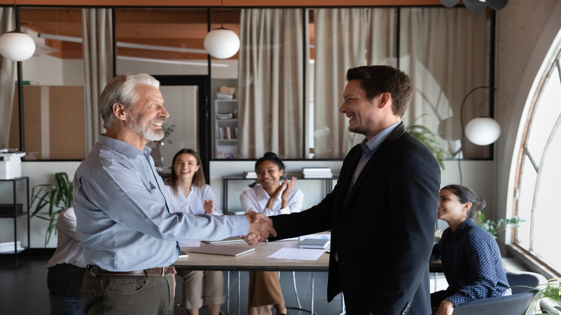 How Seniors Are Using Their Expertise to Mentor the Next Generation of CEOs - Featured Image | CEO Monthly