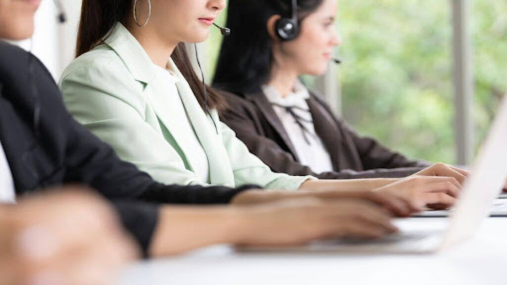 Post Thumbnail - The 5 Costly Mistakes Executives Make When Building a Customer Service Plan
