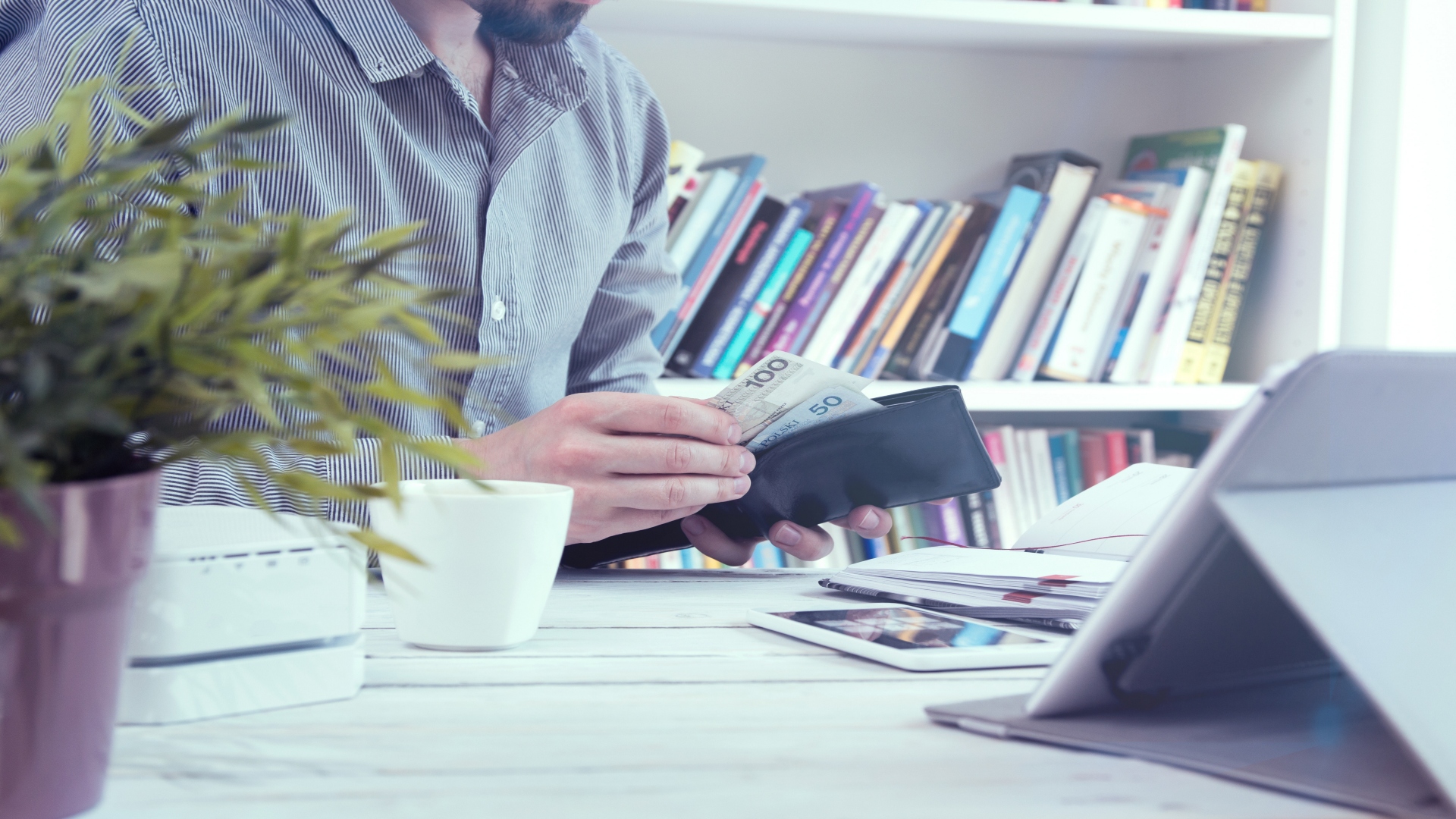 How an Extension Affects Your Tax Refund - Featured Image | CEO Monthly