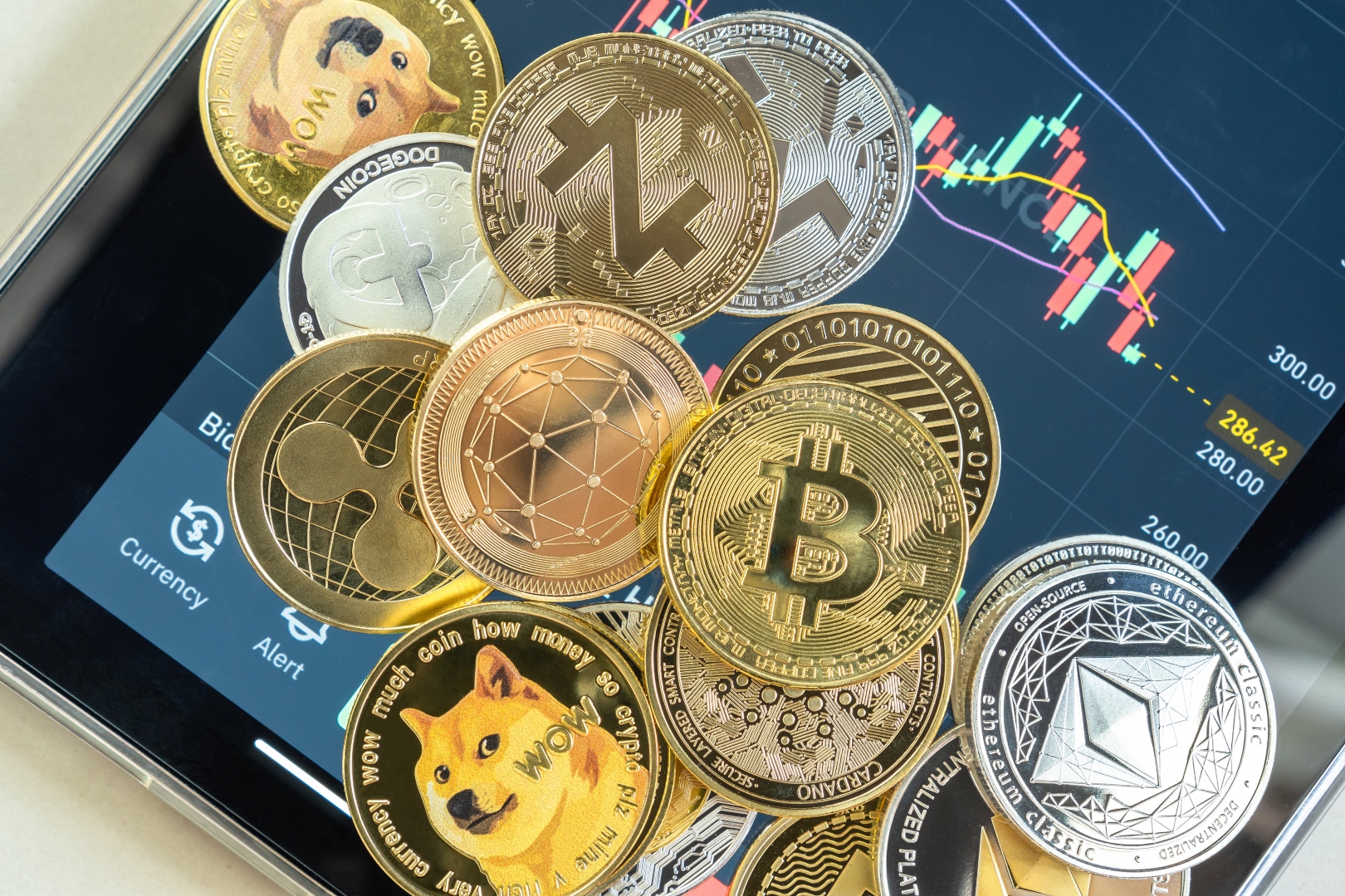 Cryptocurrency License: The Regulatory Foundation Behind a Modern Digital Asset Business - Featured Image | CEO Monthly